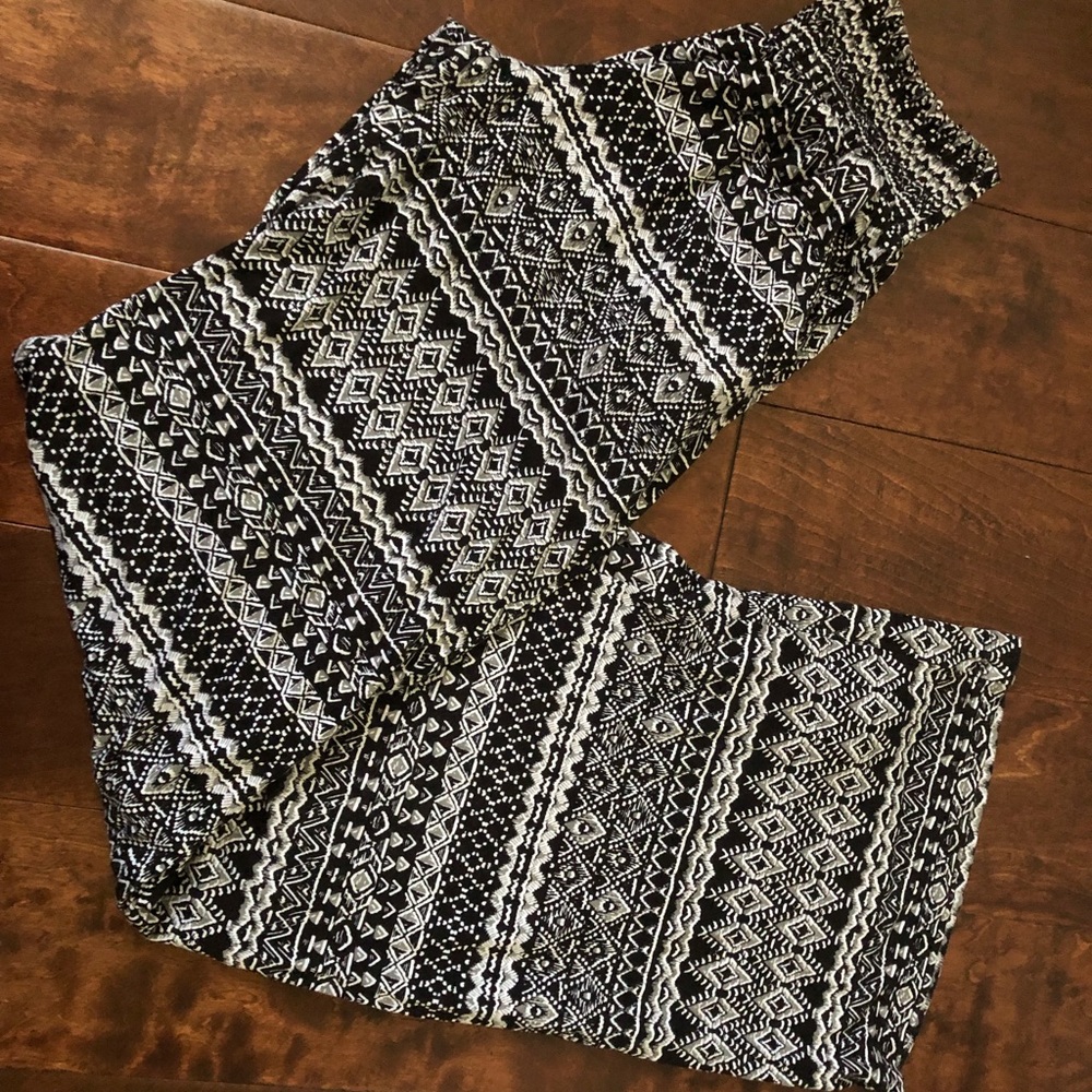 Patterned flowy pants